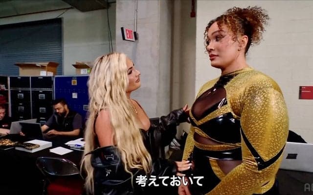25歳超新星女子レスラー、全身“黒ずくめ”で心理戦！？　「今日は一段と…」「よく絡めるな」大胆衣装＆貫禄にファン騒然