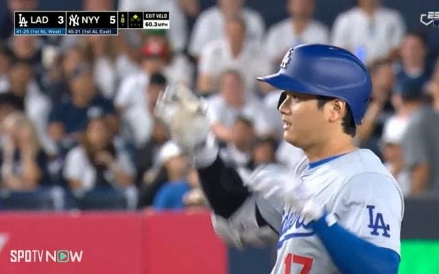 これ、狙ってるでしょ！大谷翔平、またも出した“あざとかわいい”新リアクション 笑顔の「両手ぶらぶら」にファンも即話題化「手ブラブラかわいい」
