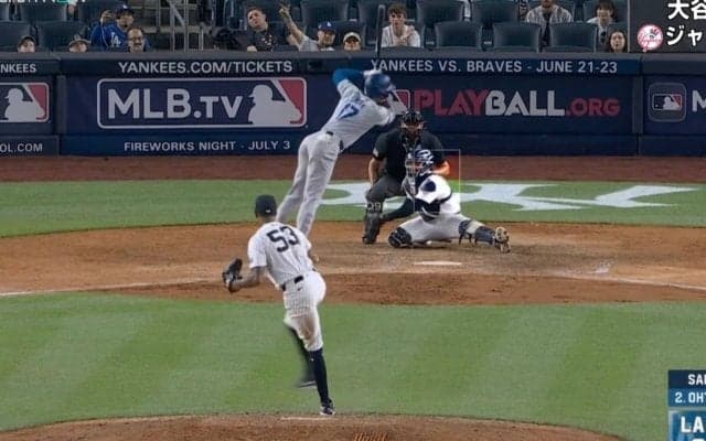 おいっ！思わず大絶叫…！ 大谷翔平、身体能力がスゴすぎる　あわや死球のボールを“急回避”した瞬間「危ねえ！」「ニンジャだな」