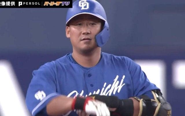 カッコよすぎる…！“パ・を知る男”中日・中田翔がここぞの場面で決勝打を放った瞬間　外角を鋭く振り抜いた“衝撃の一打”に古巣ファンも歓喜「やっぱりお前が必要！」「移籍してもずっと応援する」