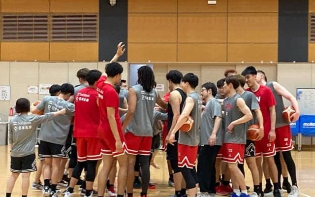 日本代表が20人で練習、ホーバスHC「もうちょっと見たい」…「16人ぐらい」で最初の強化試合へ