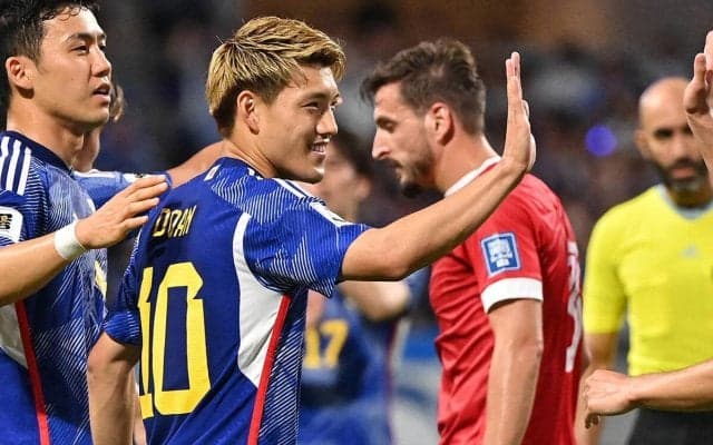 「感覚は前からあった」ニアに強烈ミドルを突き刺した堂安律、慣れた右WBと現代的3バックに「やっていて楽しい」