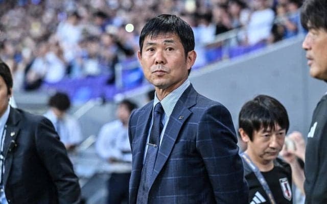 「これは泣く」「まじこれ目頭熱くなった」広島での日本代表戦後の「森保監督の突然の行動」が感動を呼ぶ大反響！ 選手が引き上げたピッチに姿を現しての熱い姿 