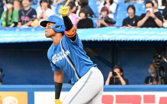 現れた新星　脅威の「.705」 身体能力抜群23歳のロマン砲に「どこに隠れていた？」