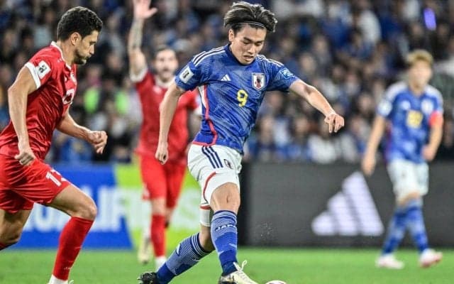 【代表で昨年は7点、今年はすでに5点…上田綺世の可能性とFW争い(1)】「（小川）航基君も高さがあるし、僕らの武器になったらいい」……3バックで体現したクロスからの得点