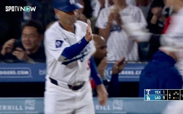 ヤべーよ、アイツ…大谷翔平の特大弾にチームメートが“ドン引きリアクション”　「ヘイワードww」カメラが捉えた“予想外の表情”に突っ込み殺到