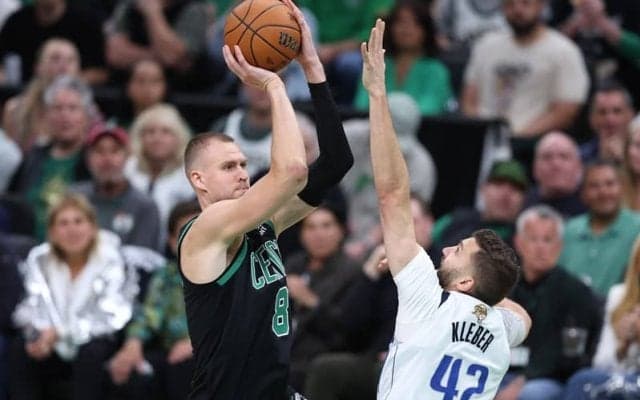 セルティックスのポルジンギスが左足の後脛骨腱脱臼のためファイナル第3戦を欠場