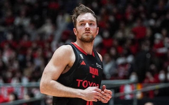 A東京がザック・バランスキーと契約継続「来季こそ最高の景色を」在籍11年目のV奪還へ意気込み