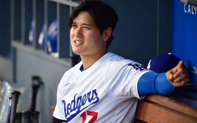 大谷翔平の背後で…客席に“レジェンド”　懐かしの顔に日本ファンも注目「普通にいて笑った」