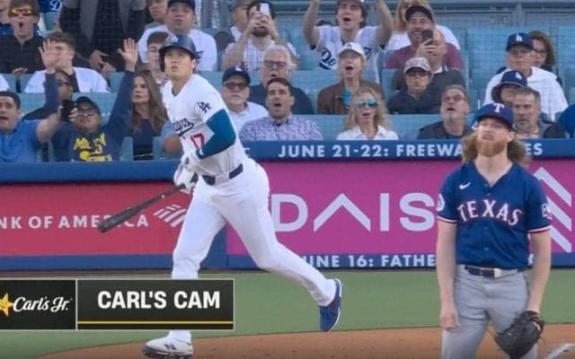 一体、どこまで飛ばすんだ…！？ 大谷翔平の特大アーチに相手投手が“絶望リアクション”  ファン騒然「ショック受けすぎ」「キレてる？」