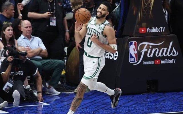 セルティックスのテイタムがキャリア初期と現在の変化を語る「王座獲得まで近づいたら…」