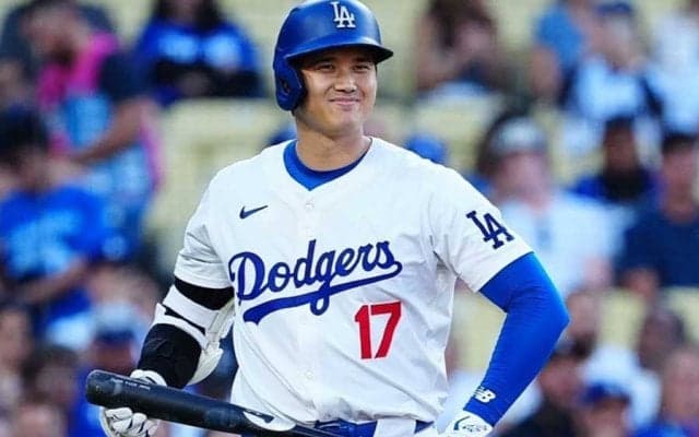 打席直前…大谷翔平が笑顔を見せていた人物　3年前のライバルに話しかけニコリ