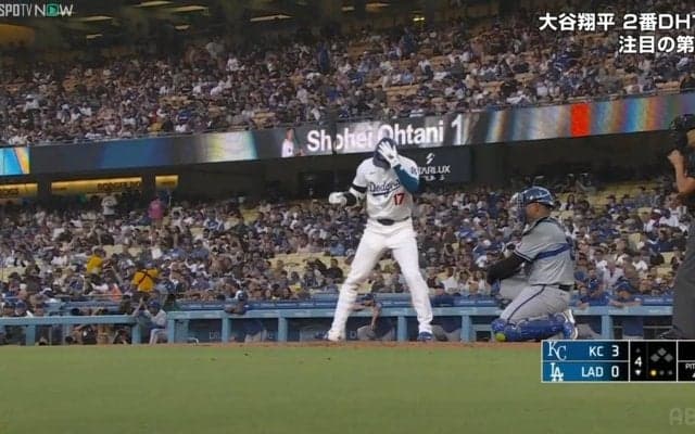 大谷翔平に新たな打席ルーティンが爆誕？ まさかの“珍儀式”でチーム初ヒットを生んだ瞬間