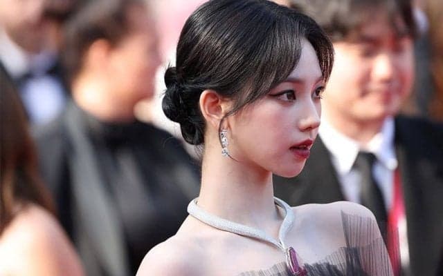 へそ出し美女に全観客カメラ…韓国スターの始球式の舞台裏　地元登板を断ったワケ