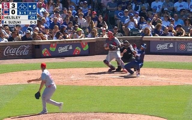 あわや頭部死球！ カブス・鈴木誠也、“一瞬の動き”がスゴすぎる　バットを飛ばしながら大ピンチを回避した瞬間「飛びすぎｗ」「もはや別の競技」