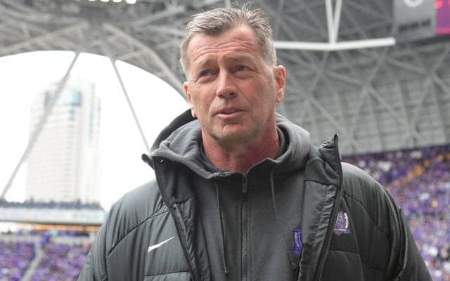 「もらえるべきPKが…」ホームで快勝の広島、スキッベ監督がジャッジに苦言「これは問題」