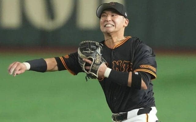 巨人29歳は「いつ見ても神守備」　後ろ向きで…安打強奪の美技が「もはや反則級」