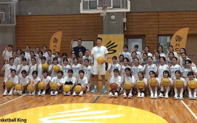 富永啓生が思い出の体育館でクリニックを実施…夢を与えるプロとしての第一歩を記す