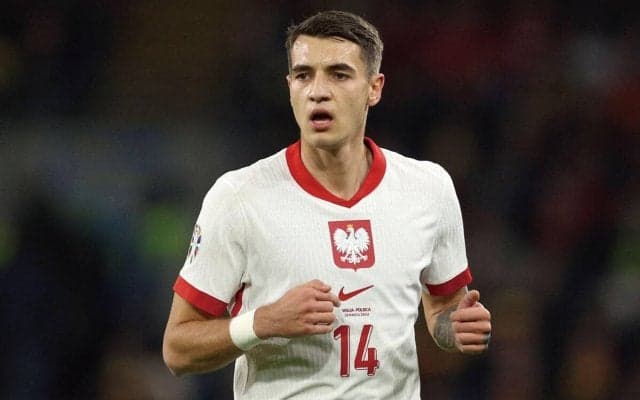 アーセナルのバックアッパー・キヴィオルに恩師着任ユーベが関心…ミランは16日にポーランド代表戦を視察へ