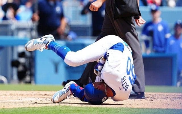 ベッツが左手死球で途中交代　158キロ直撃で悶絶、場内大ブーイング…離脱なら激震