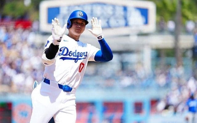 大谷翔平、驚愕の2打席連発19号！　18号は特大137m弾、トップに1本差接近…本拠地大歓声