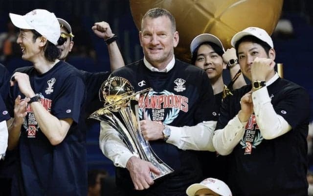 広島をBリーグ初優勝に導いたカイル・ミリングHCが退団へ「3年間毎年成長した」