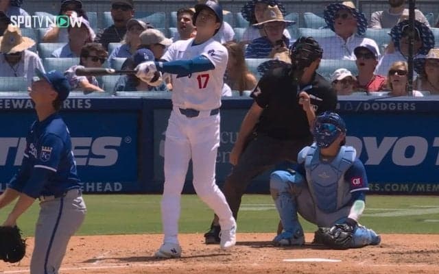 大谷翔平、豪快アーチはどこいった？晴天の空でも見えなくなるほどの超高角度打球 ドーム球場なら天井直撃間違いなし