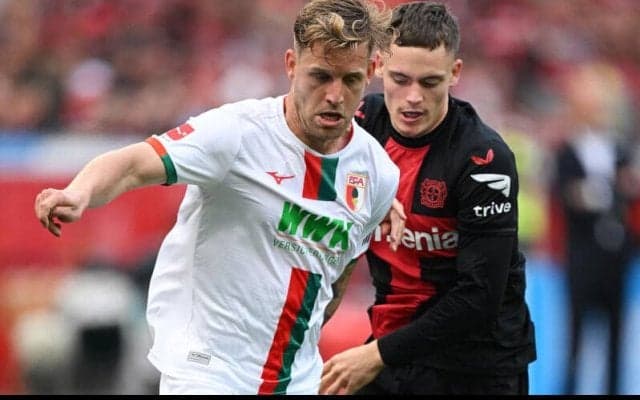 アウグスブルクの背番号10、MFアルネ・マイアーが2026年まで契約延長