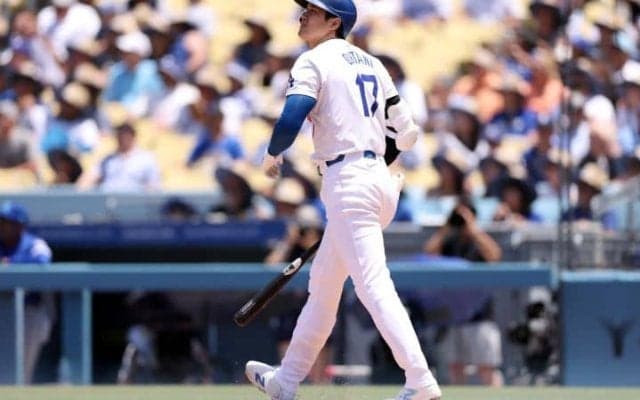 「まさにスーパーマンだ！」大谷翔平 圧巻の20号は今季メジャー最長の145メートル弾！注目された中堅手のしぐさとは