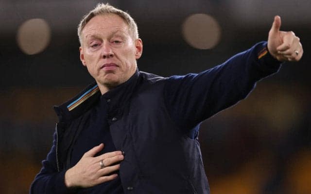 プレミア復帰のレスター、チェルシーに引き抜かれた指揮官の後任は？