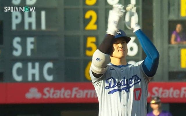 大谷翔平の“二塁劇場”今度は「フリフリ＆てへぺろ」バージョンを披露 3点二塁打直後のご機嫌顔にファン「翔ちゃんノリノリ！」