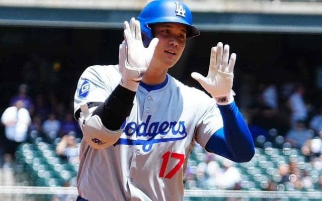 敵地なのに鳴り響く「フォー」の嵐　別角度から捉えた大谷翔平の一撃「アングルも素敵」