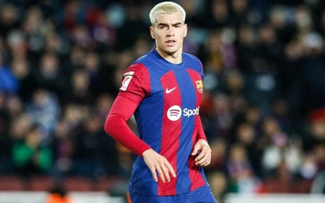 チェルシーがバルサの若手FWを狙う？ 契約解除金は10.2億円