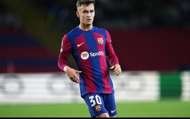 カサドがバルセロナと契約延長！　バルサ・アトレティックでカピタン務めるピボーテ