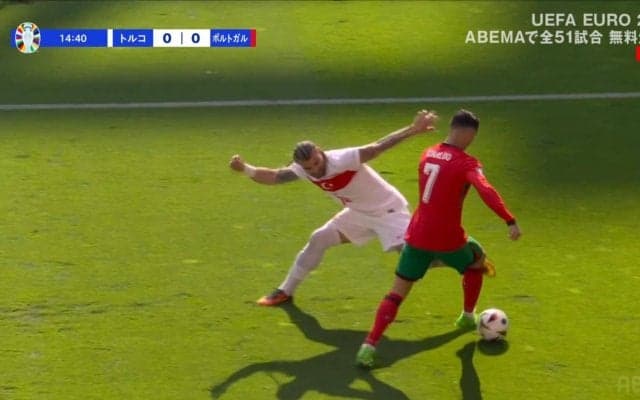 「ユナイテッド時代のロナウドや！」39歳でもまだまだ健在！超絶またぎフェイントからの圧巻クロスに往年のファン歓喜！