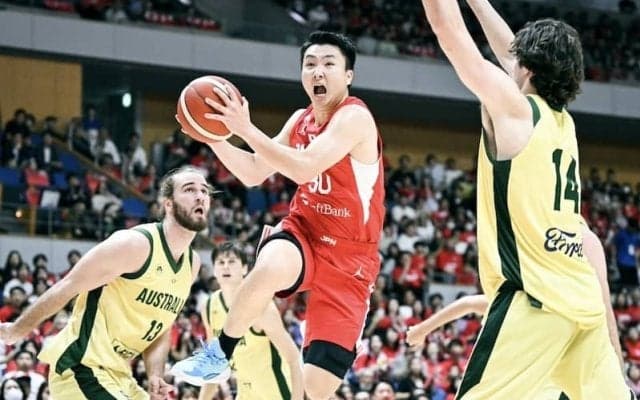 富永啓生が3カ月ぶりの実戦で躍動するも豪州に惜敗「チームケミストリーはまだまだ」