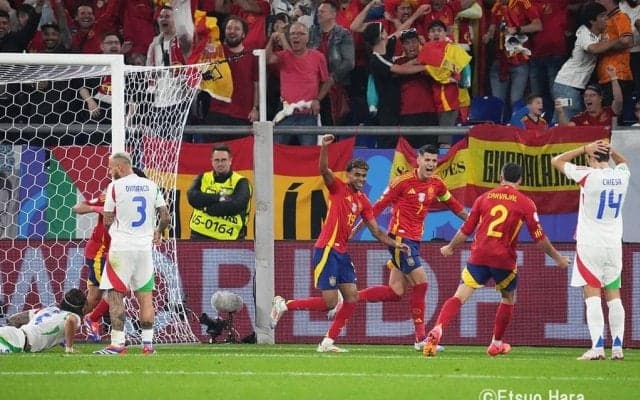 【UEFA　EURO2024現地撮】21歳のニコ・ウィリアムス、16歳のヤマル他｢若い力｣が躍動！前回王者イタリアを破ってスペインが首位通過【スぺイン代表vsイタリア代表】原悦生PHOTOギャラリー｢サッカー遠近｣