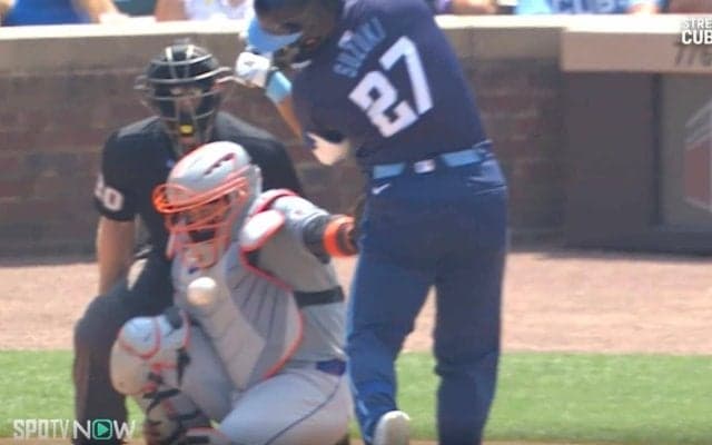 事故レベル！ これは痛すぎる… カブス・鈴木誠也にデッドボールが直撃する瞬間　スタジアム騒然「うわ…これは…」「シャレならん」