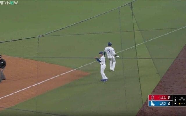 えっ？ 大谷翔平は一体、何をしているのか…！？ “謎の動き”で走る姿が話題に「速すぎるけどもw」「セルフセーフ？」