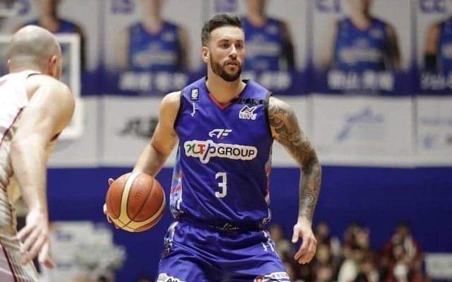 島根が元日本代表で前FE名古屋のエヴァンスルークを獲得「優勝を持ち帰るために…」