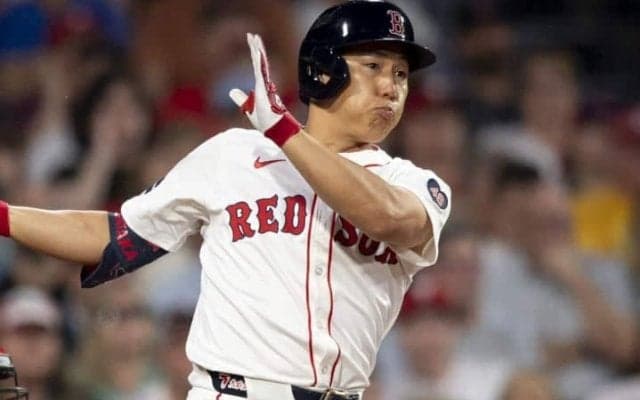 打率2割台で復調の兆しが見えず 不振の吉田正尚、ついに電撃トレードを求める声も「放出しよう。年俸削減が劇的に進む」