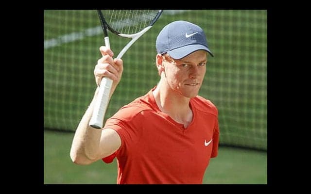 世界1位でV フェデラー以来2人目