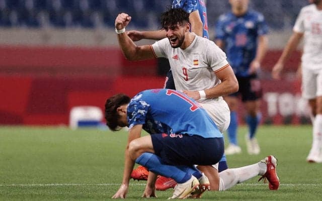 宙に浮くラファ・ミルの去就…東京五輪スペイン代表の肉体派ストライカー