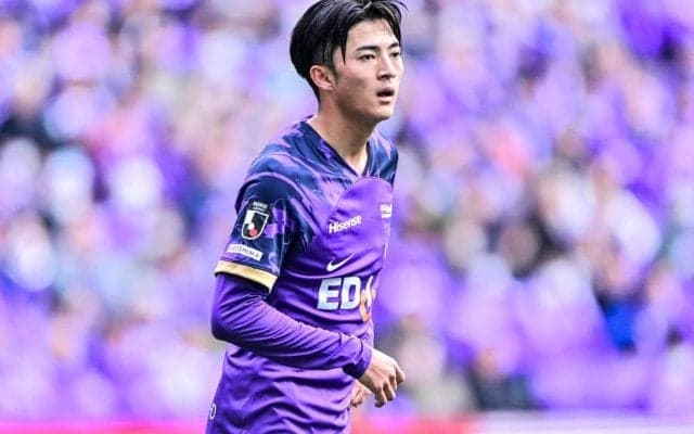 「海外行ってもう成長してる」ザルツブルクの日本代表MF川村獲得発表イラストにツッコミの嵐！「そのコミック欲しい、右足だけどｗ」「さすがザルツブルク」などの声