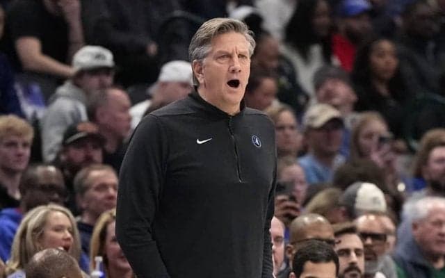 ウルブズを3年連続でプレーオフへ導いたクリス・フィンチHCが延長契約を締結