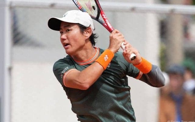 西岡良仁、地元選手にストレート快勝で2回戦進出。グラスコートでの白星は21年ウィンブルドン以来3年ぶり[ロスシー国際]