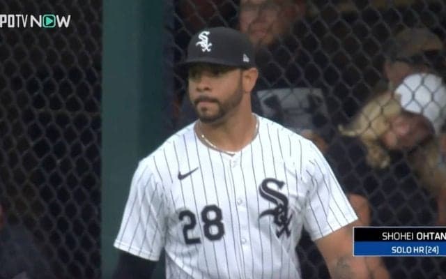 一体、何が起こった？ 大谷翔平のホームランに武闘派“乱闘男”がキレた…！？ 痛恨の“グラブアシスト”した瞬間「顔怖っ！」「乱闘被害者たちの呪いw」