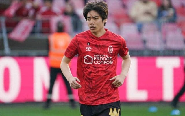 「楽しそう」「元気そうでよかった」伊東純也が新体制のスタッド・ランス始動日に登場、懸垂チャレンジの結果は!?