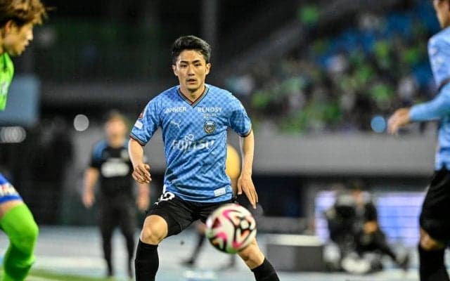 【湘南に引き分けるも、反撃態勢を整えるJ1川崎(2)】試合で最も観客を沸かせた大島僚太という存在。小林悠が大島に“耳打ちした言葉”とともに約1年ぶりにピッチに立つ