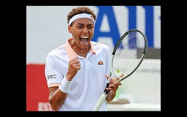  7度目のマッチポイント決め初4強 